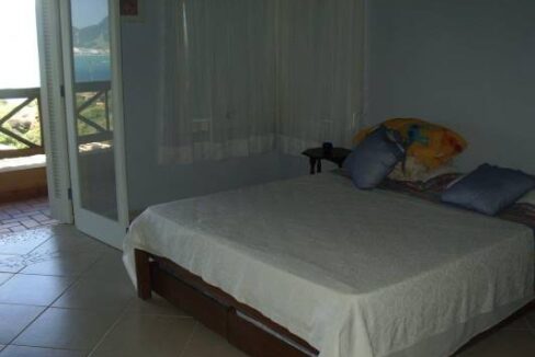Linda-casa-em-condomínio-com-vista-para-o-mar-em-Ilhabela31