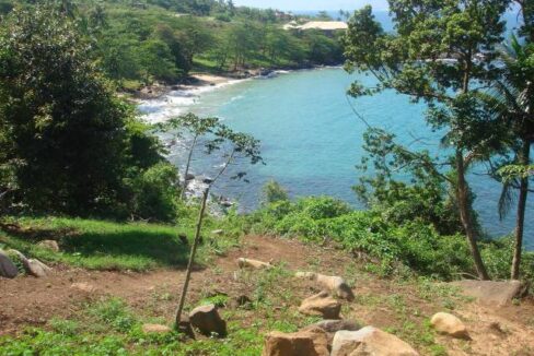 Lindo-terreno-a-venda-pé-na-areia-em-Ilhabela5