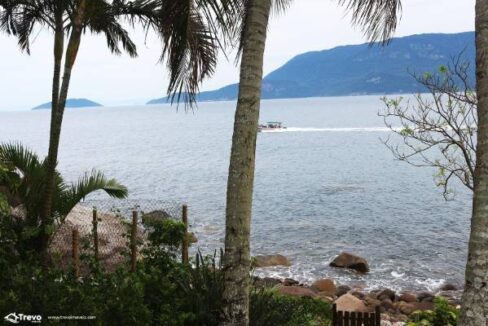 Casa-charmosa-a-venda-na-costeira-em-Ilhabela1