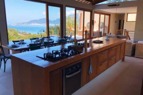 Casa-de-alto-padrão-em-Ilhabela-com-vista-para-o-mar12