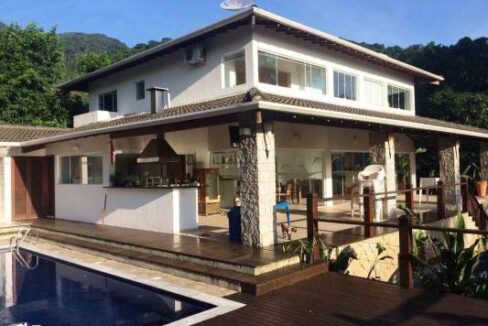 Casa-a-venda-em-Ilhabela-proximo-a-natureza-1