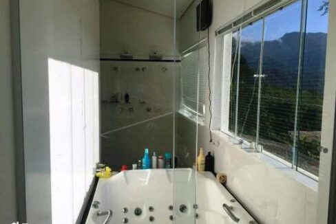 Casa-a-venda-em-Ilhabela-proximo-a-natureza20