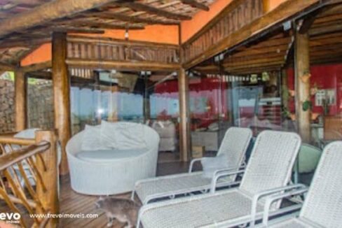 Casa-charmosa-a-venda-em-Ilhabela-na-costeira-frente-ao-mar15