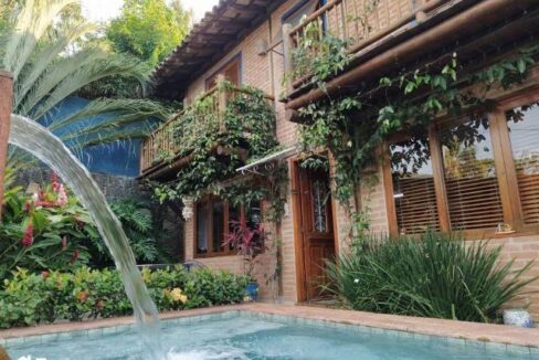 Casa-charmosa-a-venda-em-Ilhabela-1