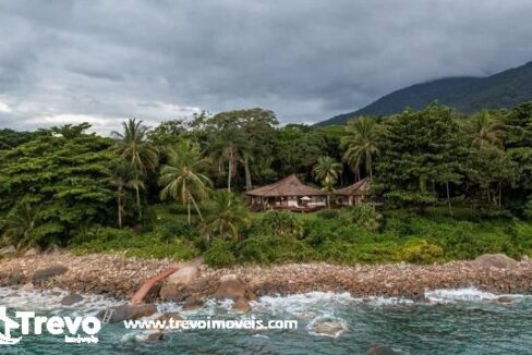 Casa-charmosa-em-Ilhabela-na-costeira-1