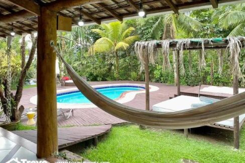 Casa-a-venda-em-Ilhabela-com-cachoeira-e-vista-para-o-mar7