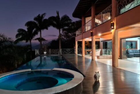 Casa-luxuosa-a-venda-em-Ilhabela