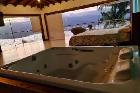 Casa-luxuosa-a-venda-em-Ilhabela28