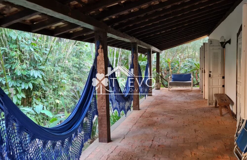 Casa-charmosa-Em-meio-a-natureza12