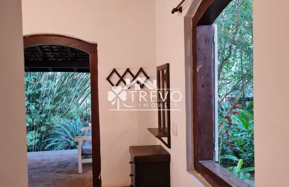 Casa-charmosa-Em-meio-a-natureza15