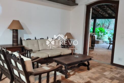 Casa-charmosa-Em-meio-a-natureza17