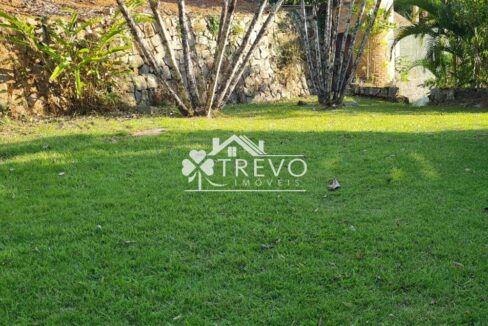 Casa-charmosa-Em-meio-a-natureza22