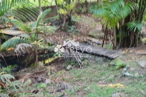 Casa-charmosa-Em-meio-a-natureza27