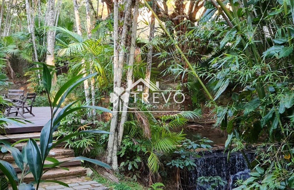 Casa-charmosa-Em-meio-a-natureza30