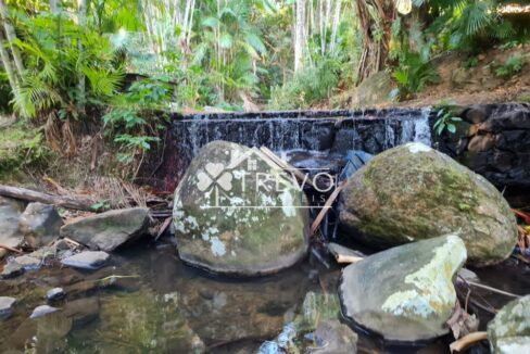 Casa-charmosa-Em-meio-a-natureza31