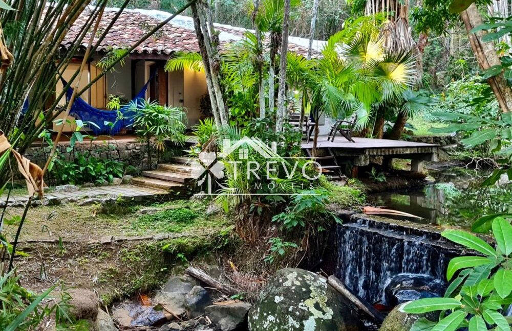 Casa-charmosa-Em-meio-a-natureza34