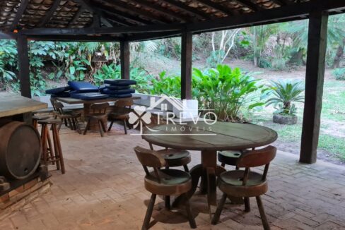 Casa-charmosa-Em-meio-a-natureza36