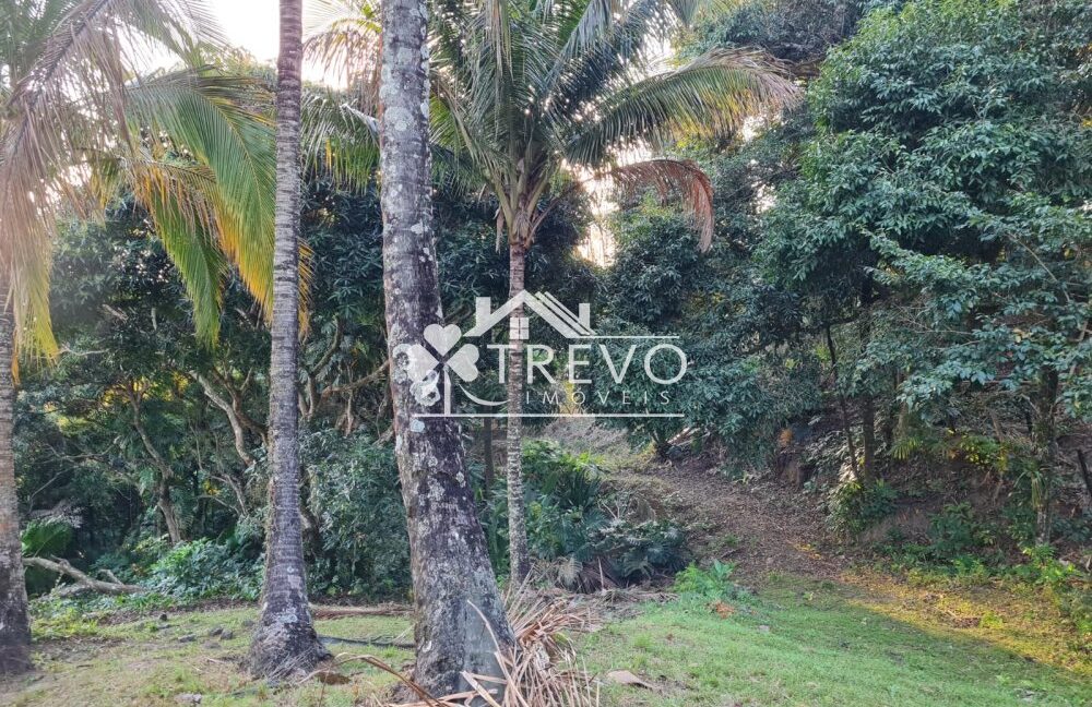 Casa-charmosa-Em-meio-a-natureza39