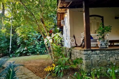 Casa-charmosa-Em-meio-a-natureza4