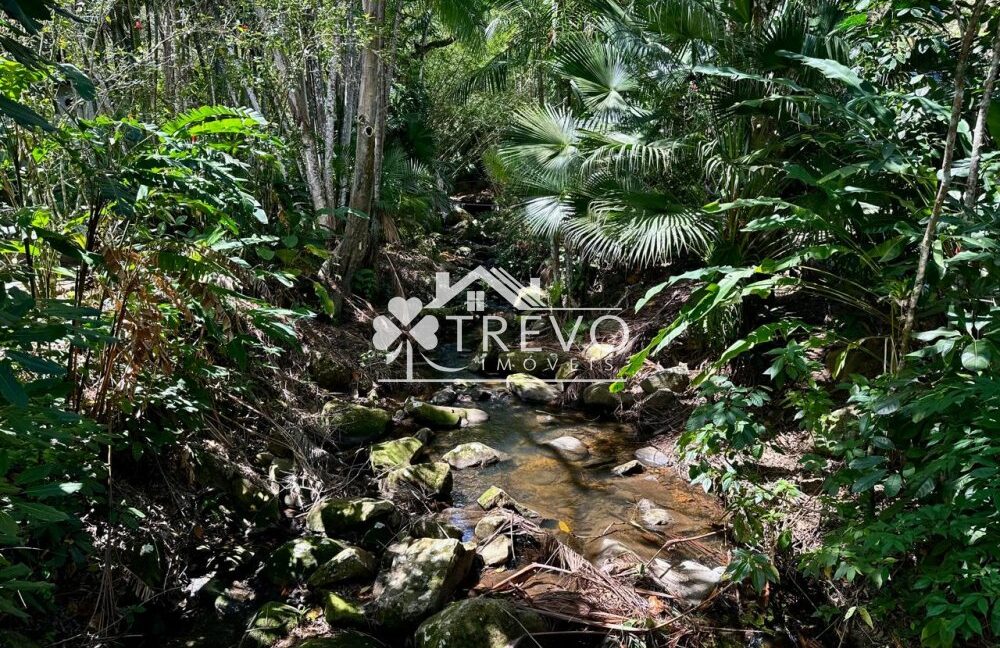 Casa-charmosa-Em-meio-a-natureza40