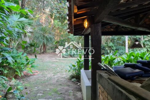 Casa-charmosa-Em-meio-a-natureza8