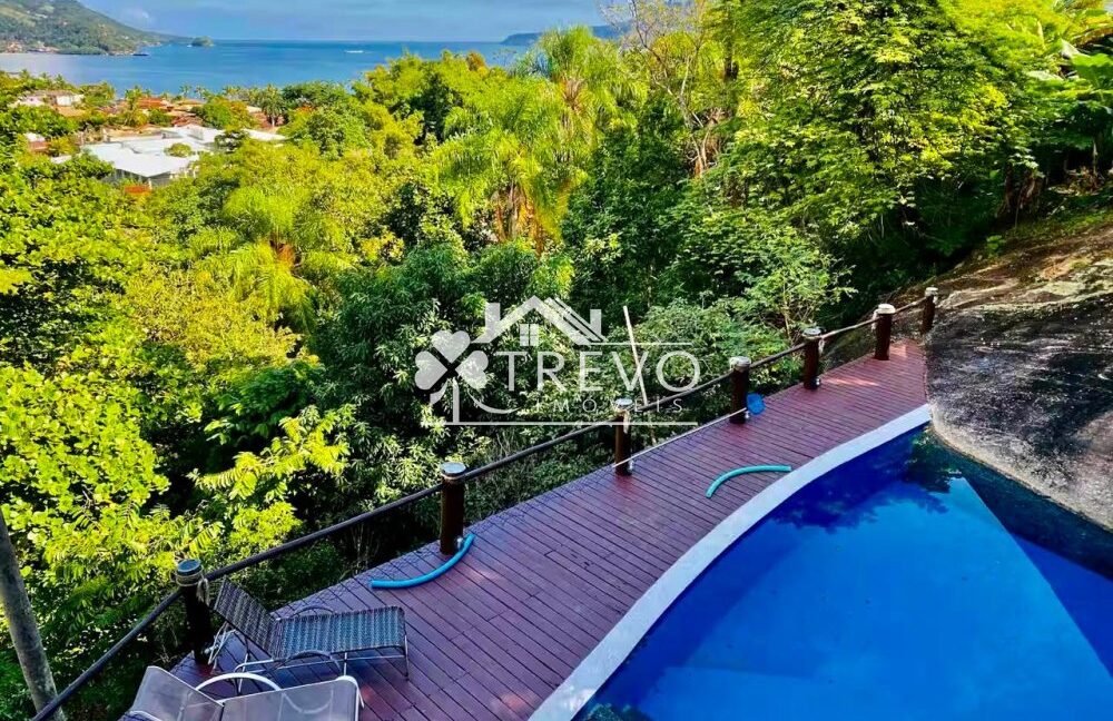 Casa-a-venda-em-Ilhabela-com-vista-panorâmica-para-o-mar1