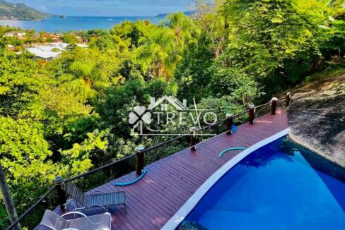 Casa-a-venda-em-Ilhabela-com-vista-panorâmica-para-o-mar1