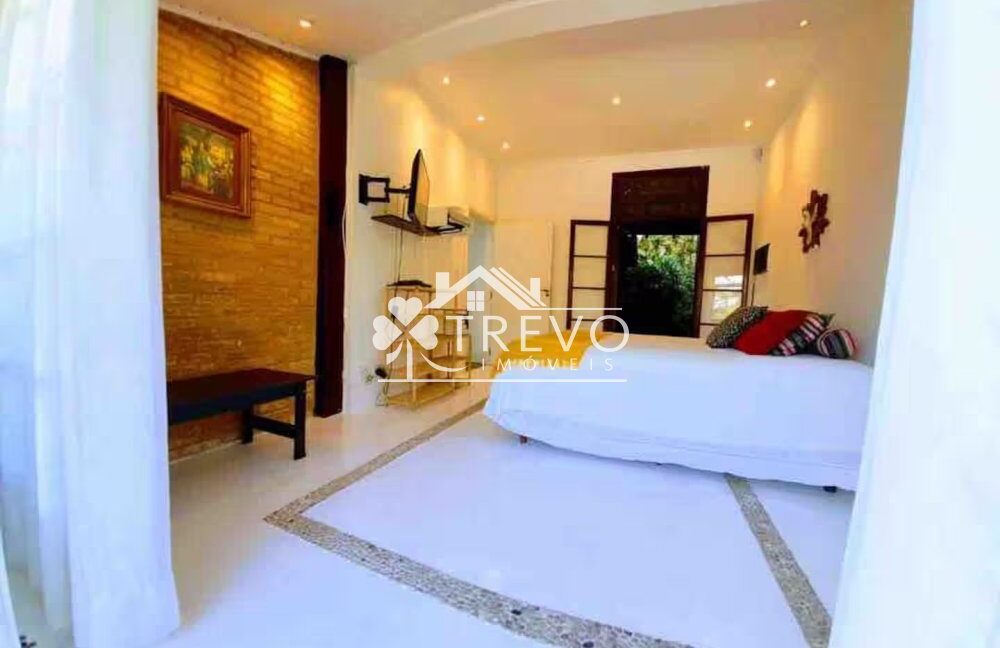 Casa-a-venda-em-Ilhabela-com-vista-panorâmica-para-o-mar15