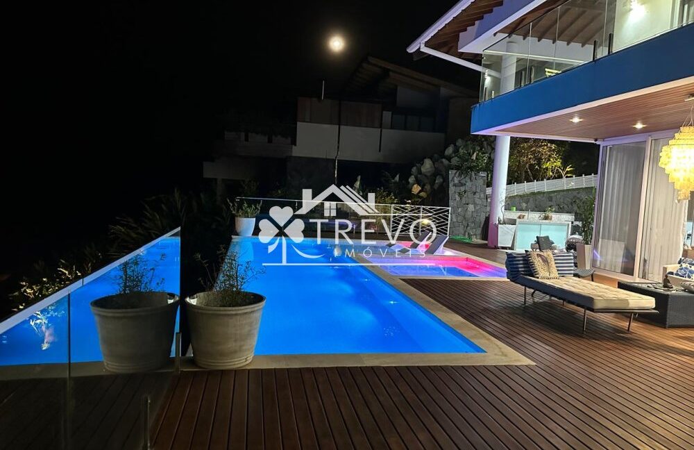 Casa-a venda-em Ilhabela-em- condominio-pe-na-reia1