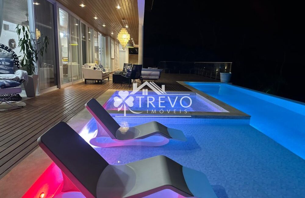 Casa-a venda-em Ilhabela-em- condominio-pe-na-reia14