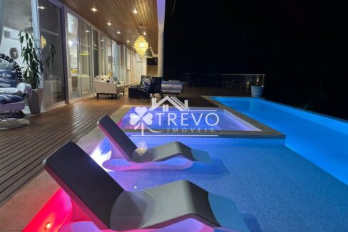 Casa-a venda-em Ilhabela-em- condominio-pe-na-reia14