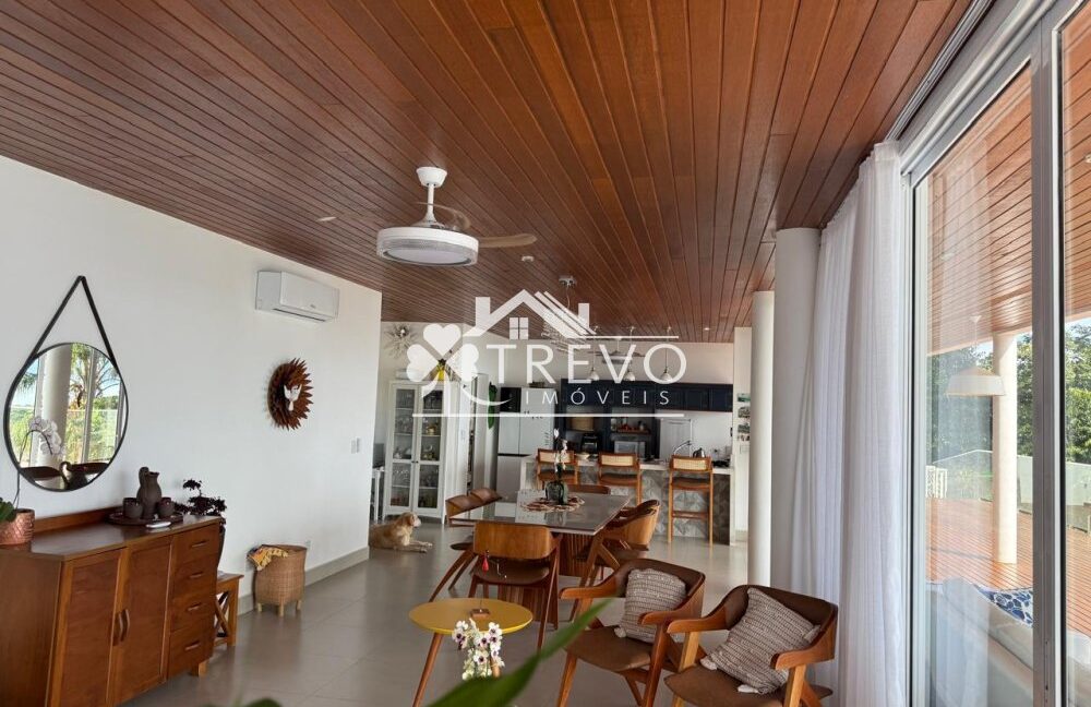 Casa-a venda-em Ilhabela-em- condominio-pe-na-reia15