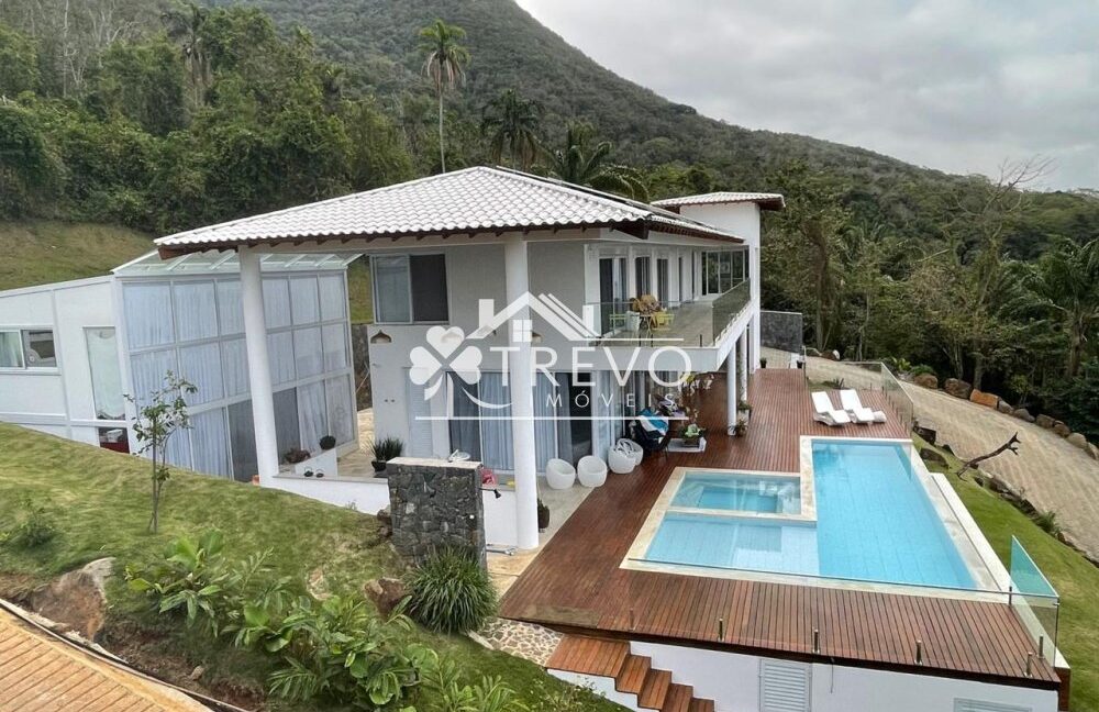 Casa-a venda-em Ilhabela-em- condominio-pe-na-reia18