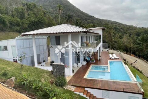 Casa-a venda-em Ilhabela-em- condominio-pe-na-reia18