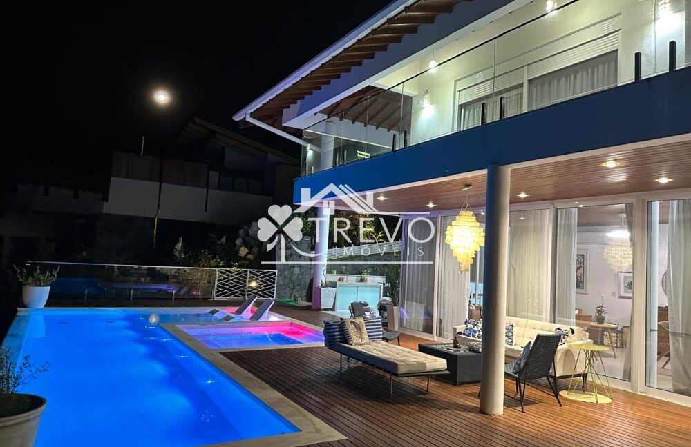 Casa-a venda-em Ilhabela-em- condominio-pe-na-reia2