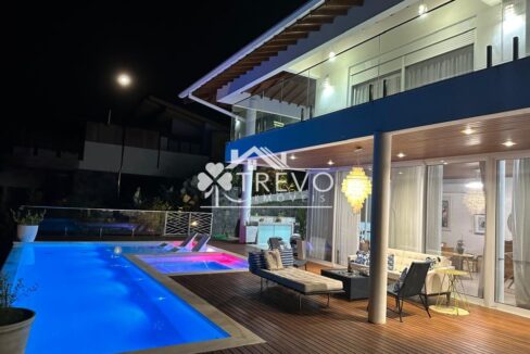 Casa-a venda-em Ilhabela-em- condominio-pe-na-reia2