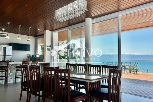 Casa-a venda-em Ilhabela-em- condominio-pe-na-reia27