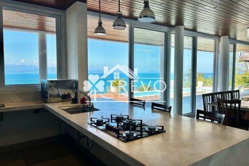 Casa-a venda-em Ilhabela-em- condominio-pe-na-reia30