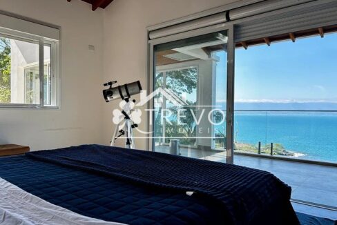 Casa-a venda-em Ilhabela-em- condominio-pe-na-reia31