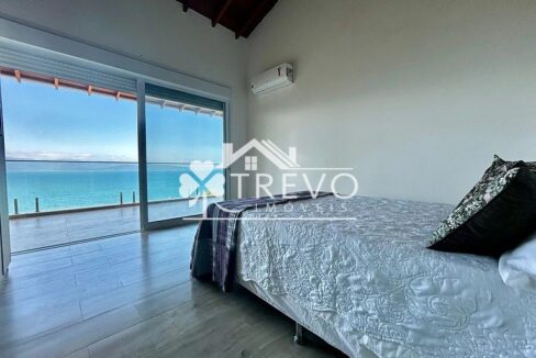Casa-a venda-em Ilhabela-em- condominio-pe-na-reia33