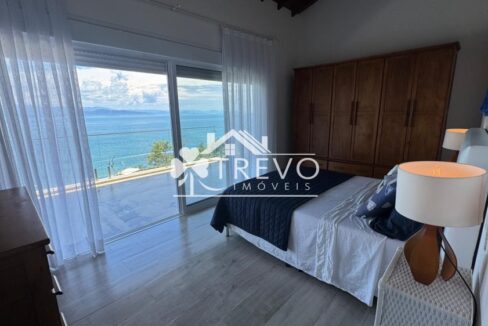 Casa-a venda-em Ilhabela-em- condominio-pe-na-reia37