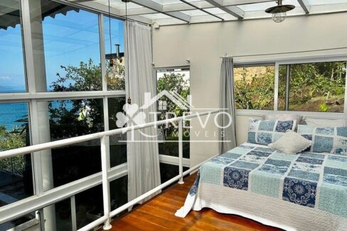 Casa-a venda-em Ilhabela-em- condominio-pe-na-reia38