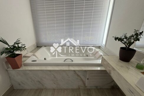 Casa-a venda-em Ilhabela-em- condominio-pe-na-reia41