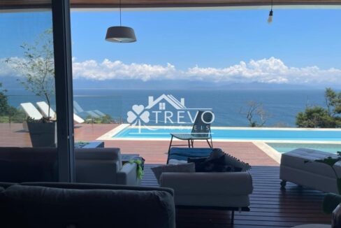Casa-a venda-em Ilhabela-em- condominio-pe-na-reia48