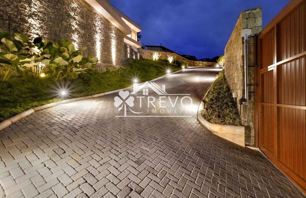 Casa-moderna-a-venda-em-ilhabela28