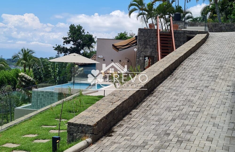 Casa-moderna-a-venda-em-ilhabela34