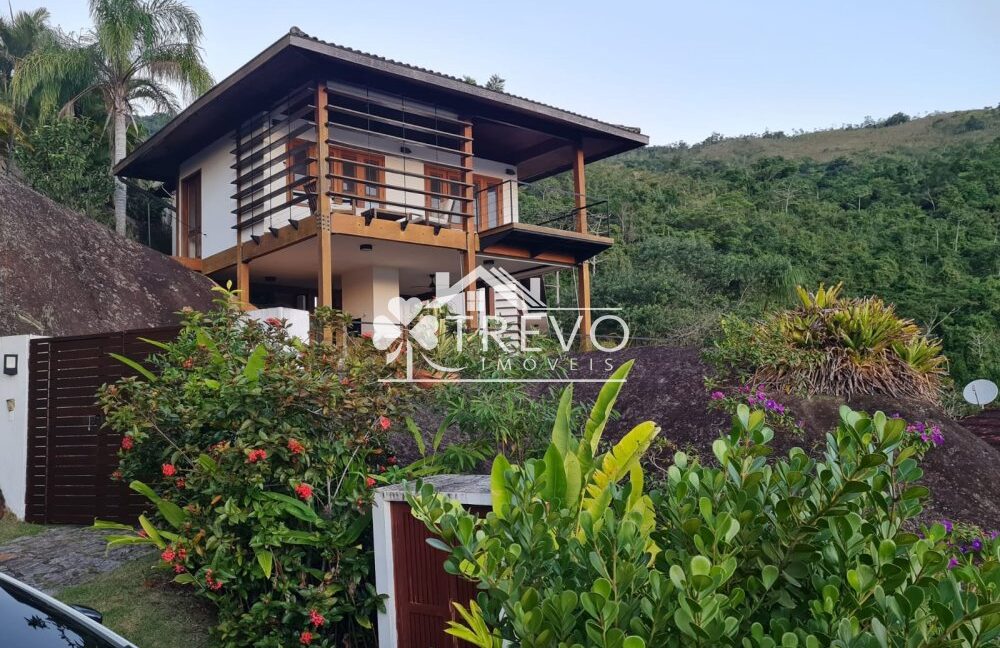 Casa-com-linda-arquitetura-e-vista-para-o-mar10