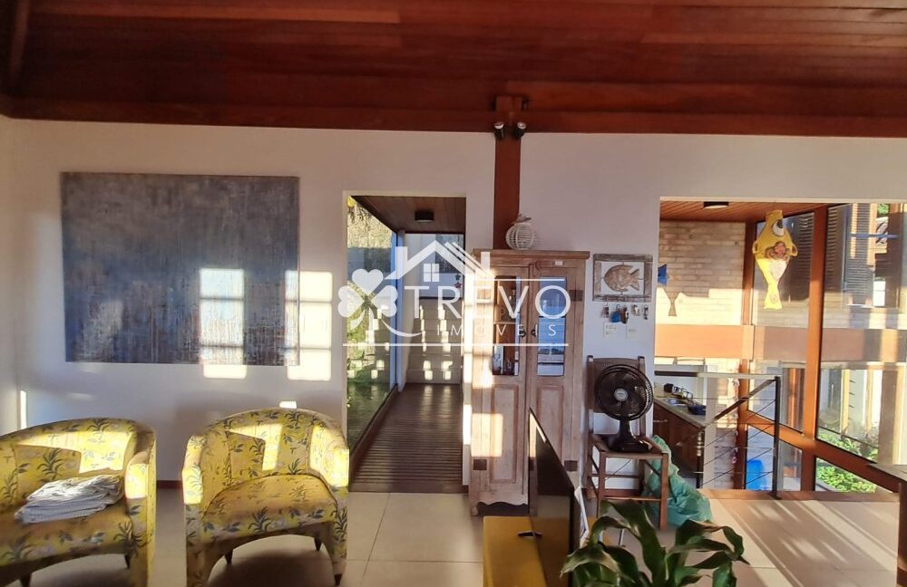 Casa-com-linda-arquitetura-e-vista-para-o-mar17