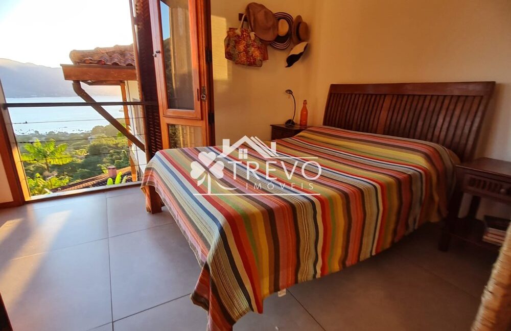 Casa-com-linda-arquitetura-e-vista-para-o-mar18