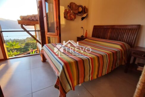 Casa-com-linda-arquitetura-e-vista-para-o-mar18